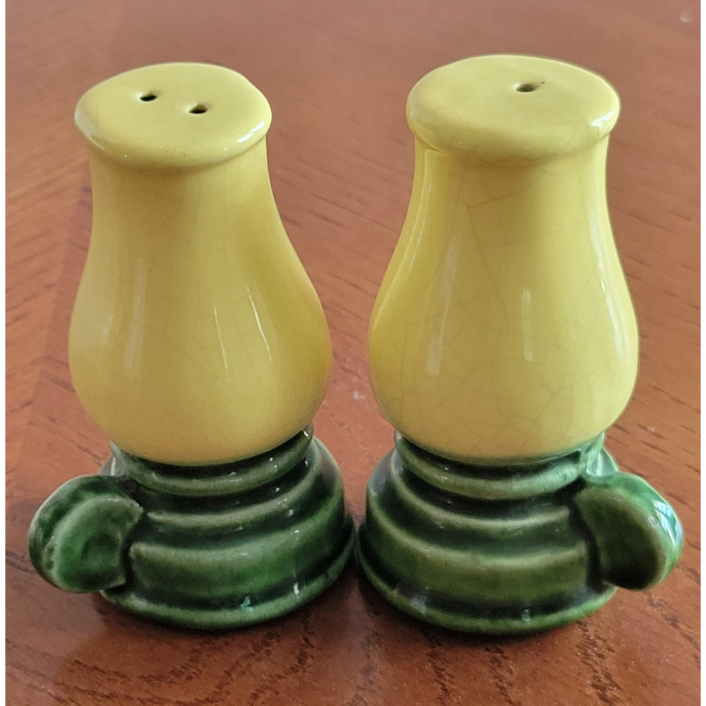Retro Salt Pepper Shakers Lantern Shaped Yellow Ceramic Kitchen Serve Ware‎